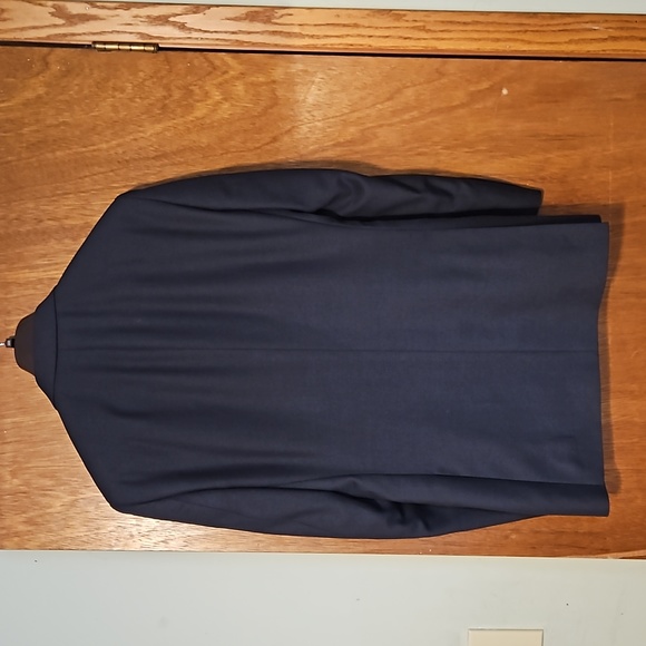 Suit - Picture 2 of 6